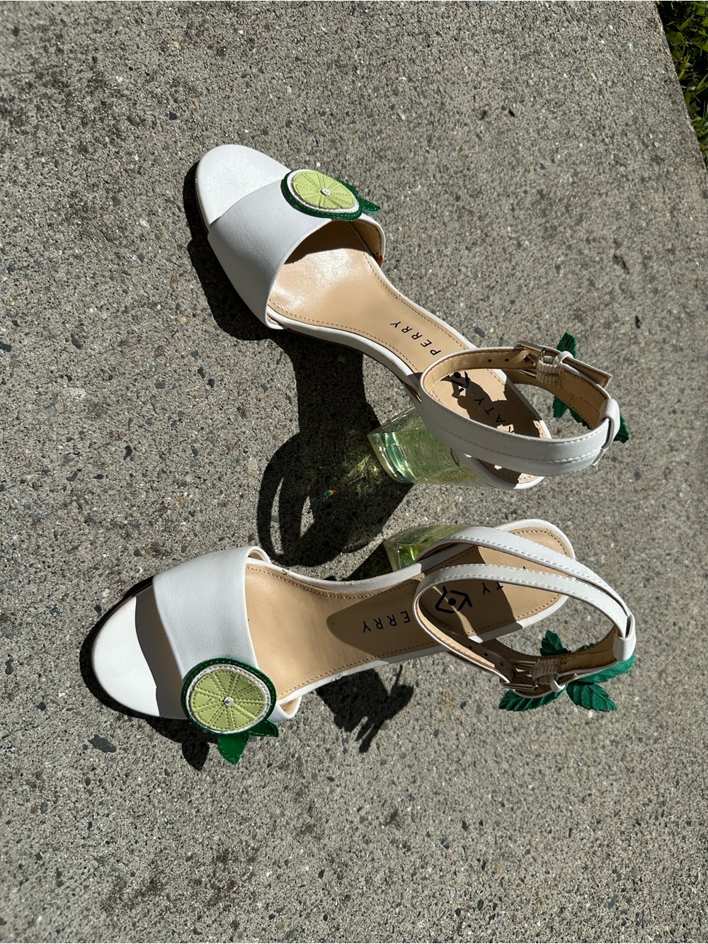 Katy Perry Collections White Sandals with Lime Appliqué - Picture 4 of 4
